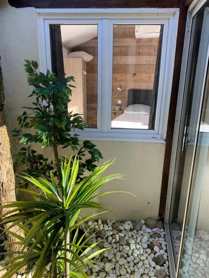 Le Jardin Des Hirondelles Bed & Breakfast Blanzaguet-Saint-Cybard Exterior foto